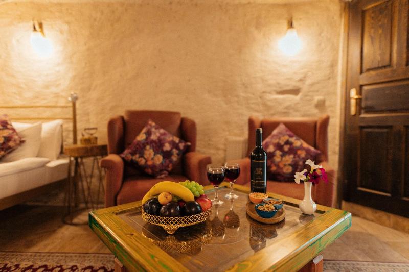 Young Cave Hotel image
