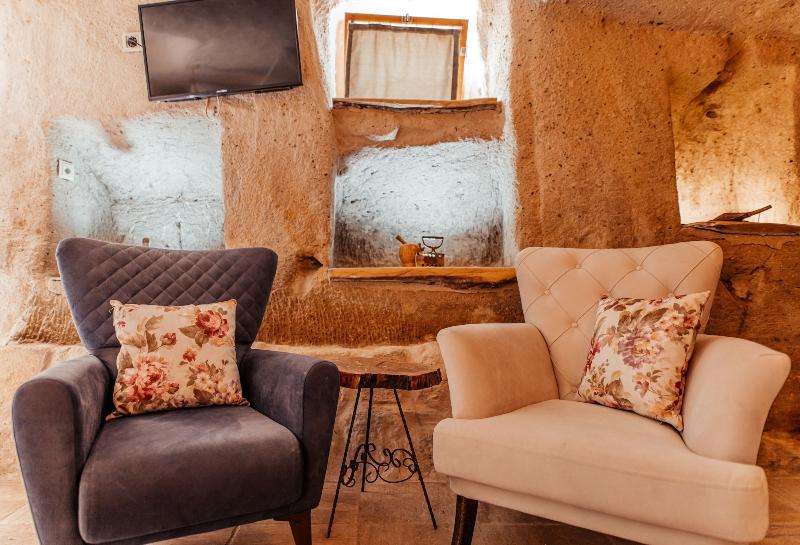 Young Cave Hotel image