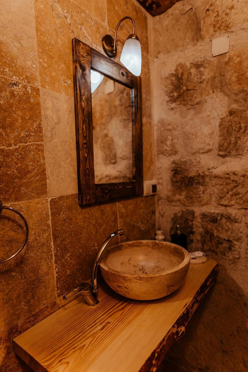 Young Cave Hotel image