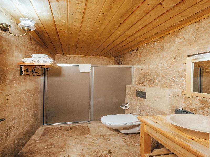 Young Cave Hotel image