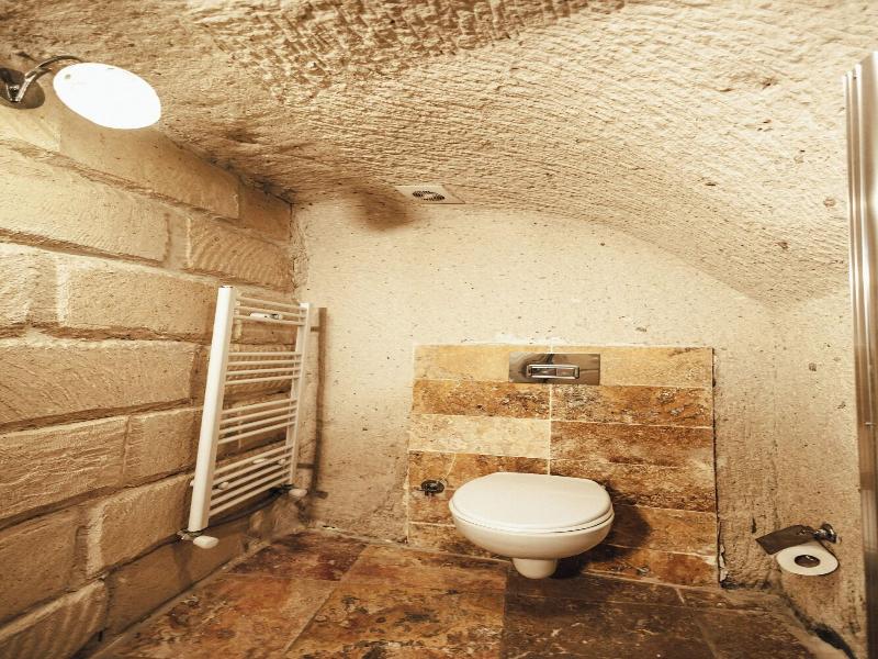 Young Cave Hotel image