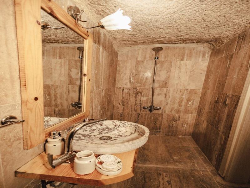 Young Cave Hotel image