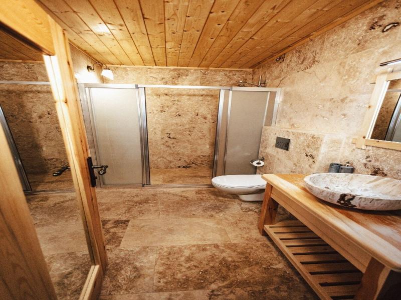 Young Cave Hotel image