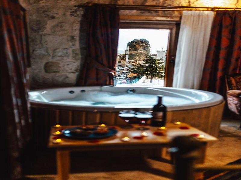 Young Cave Hotel image