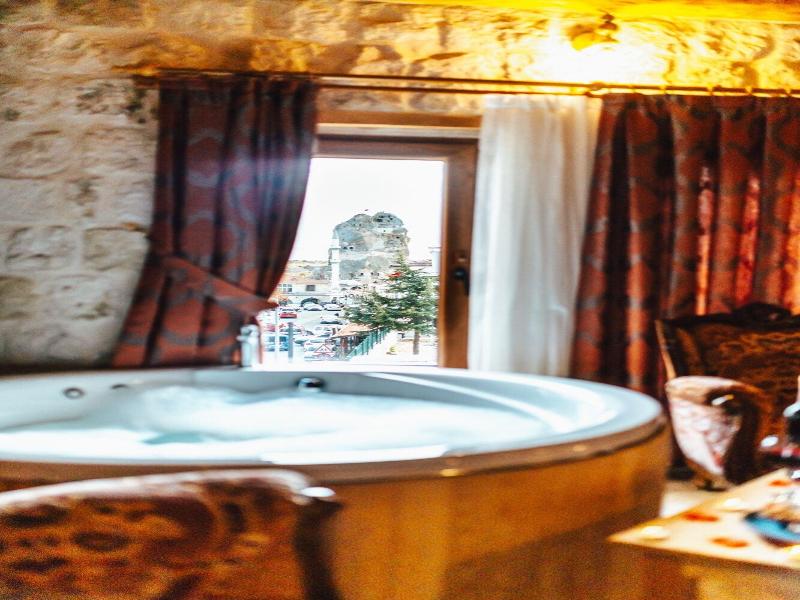 Young Cave Hotel image