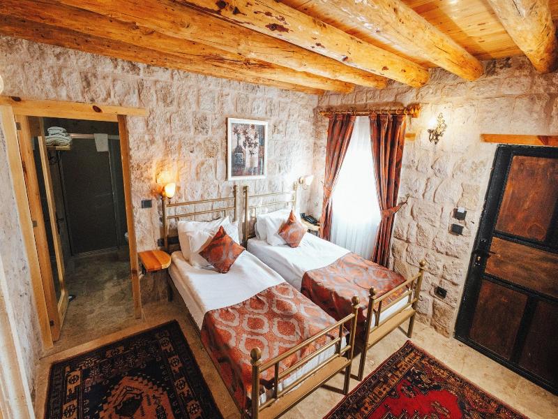Young Cave Hotel image