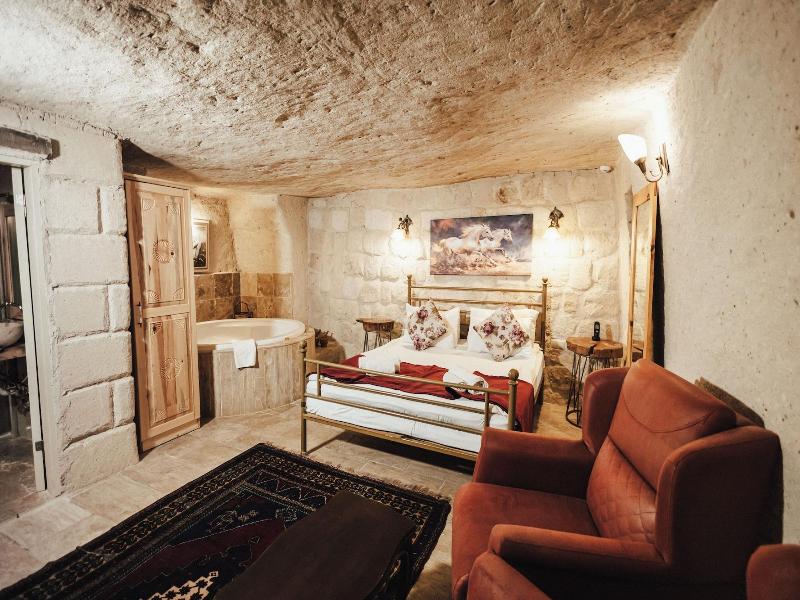 Young Cave Hotel image
