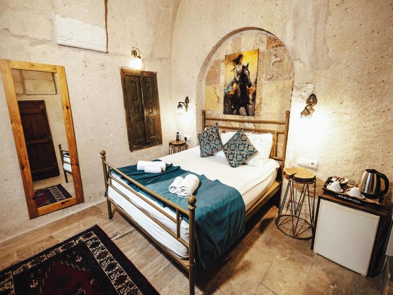 Young Cave Hotel image