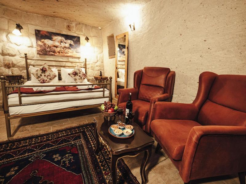 Young Cave Hotel image