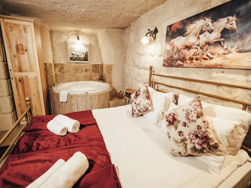 Young Cave Hotel image