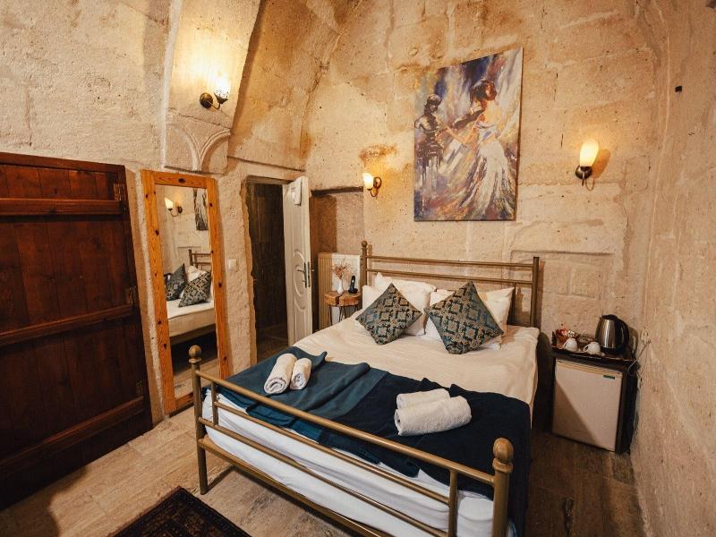 Young Cave Hotel image