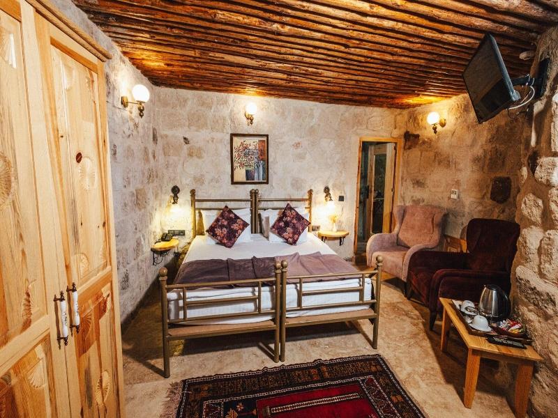 Young Cave Hotel image