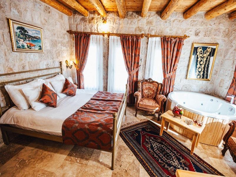 Young Cave Hotel image