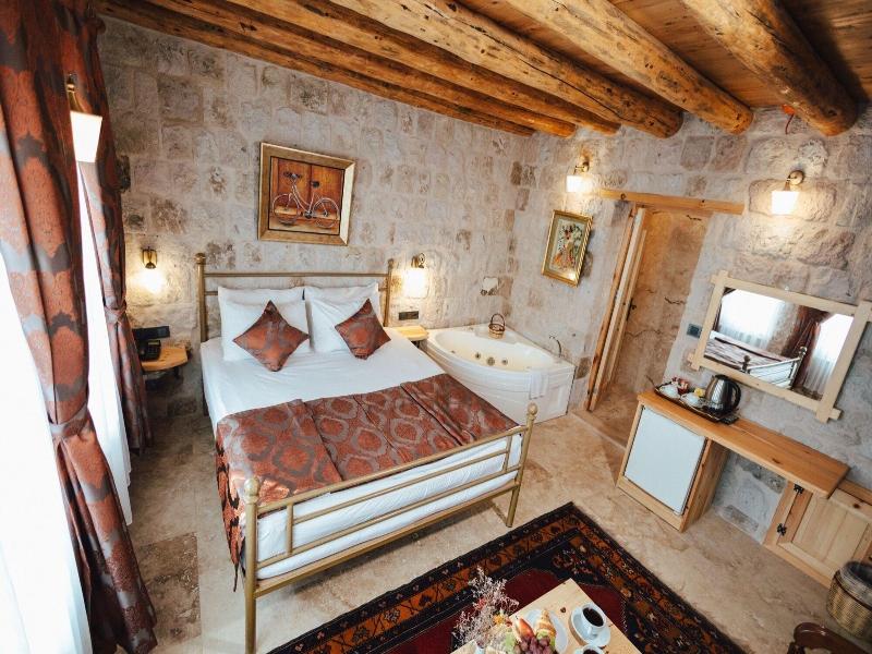 Young Cave Hotel image