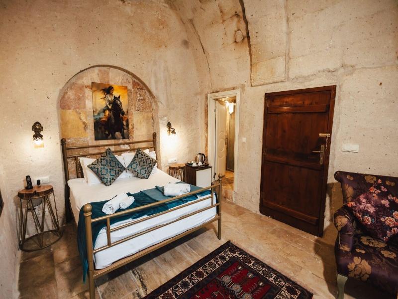 Young Cave Hotel image