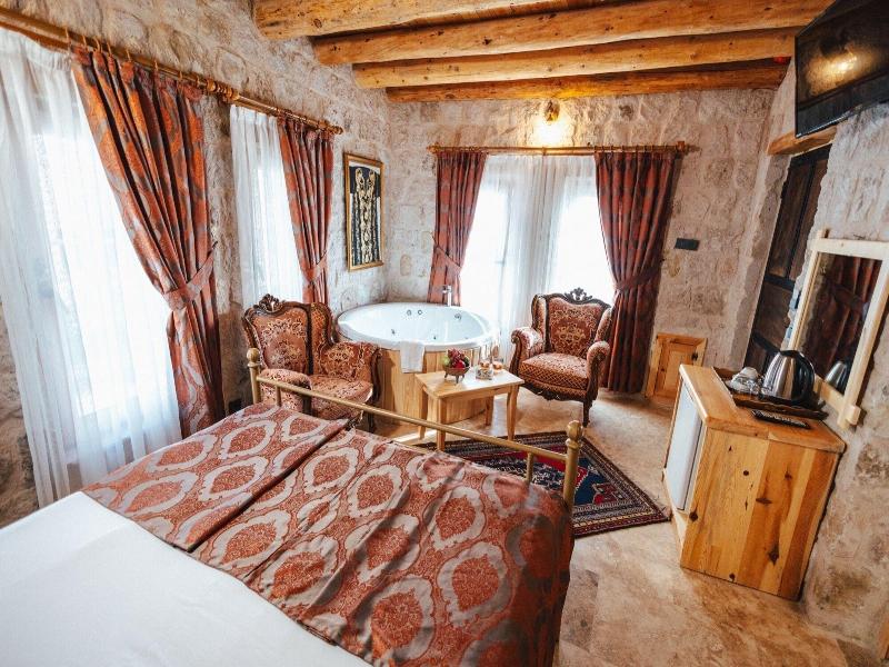 Young Cave Hotel image