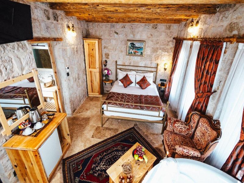 Young Cave Hotel image