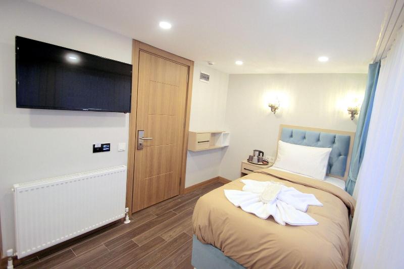 Hira Hotel image