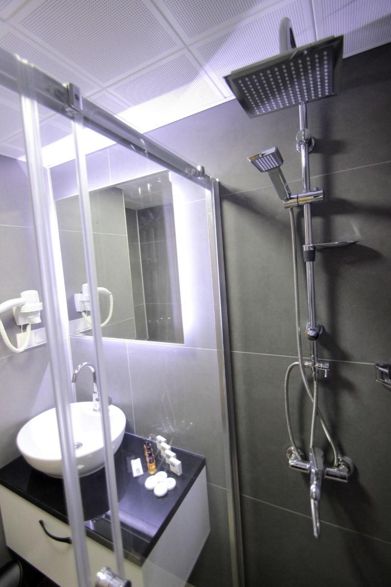 Hira Hotel image