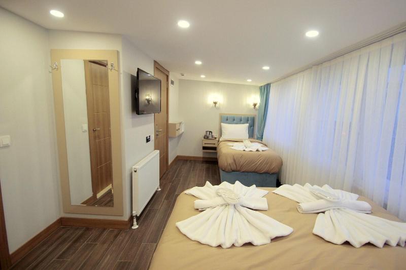 Hira Hotel image