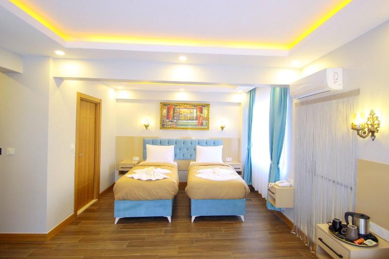 Hira Hotel image