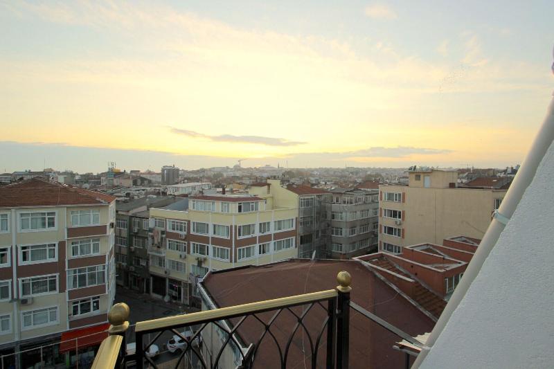 Hira Hotel image