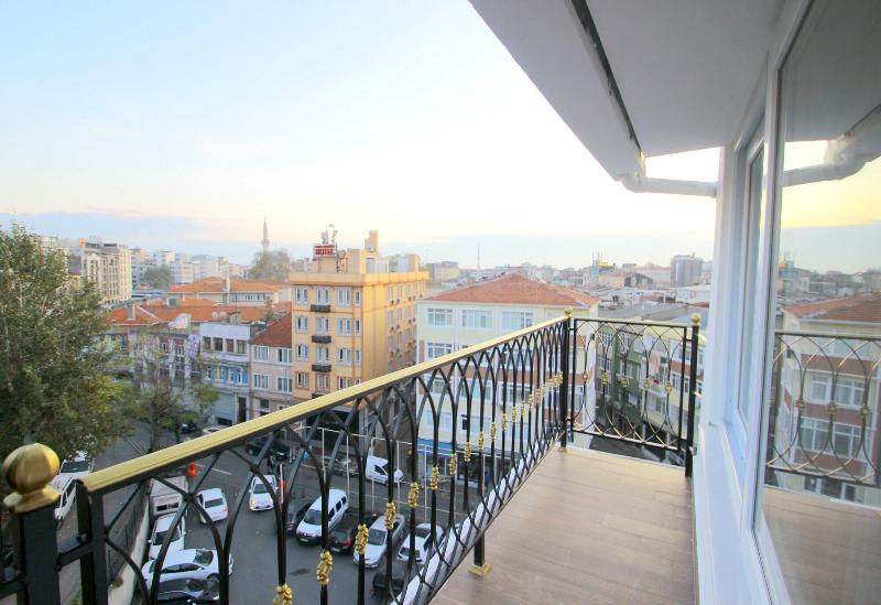 Hira Hotel image