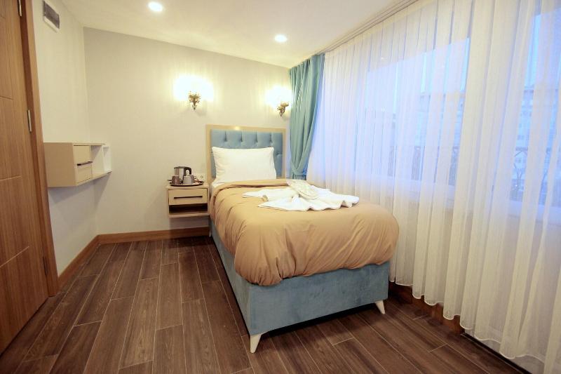 Hira Hotel image