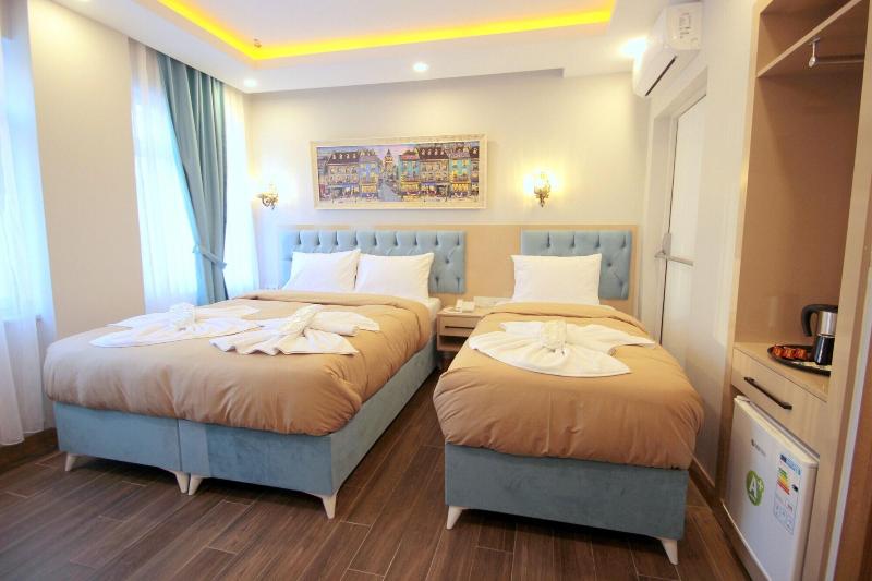 Hira Hotel image