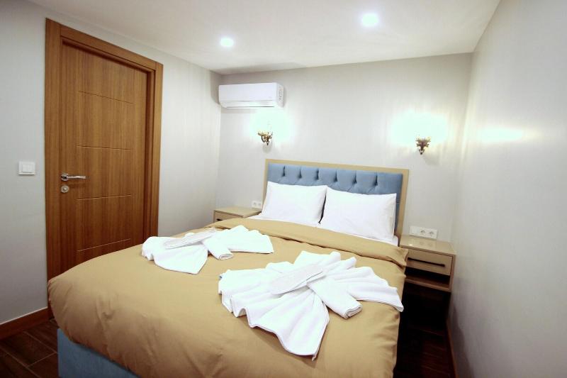 Hira Hotel image