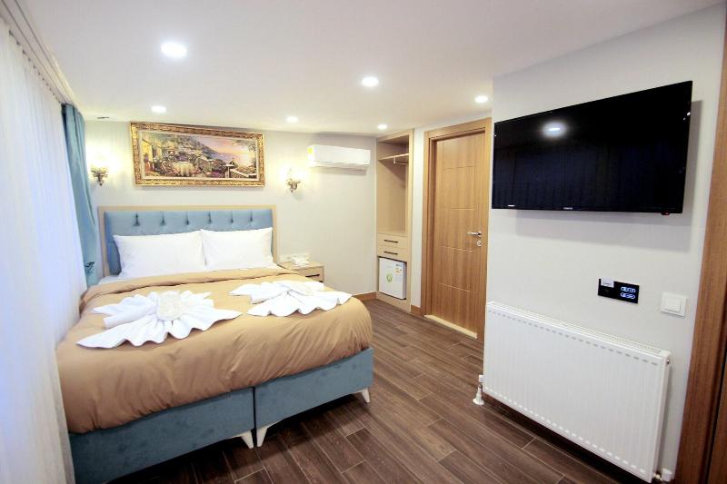 Hira Hotel image