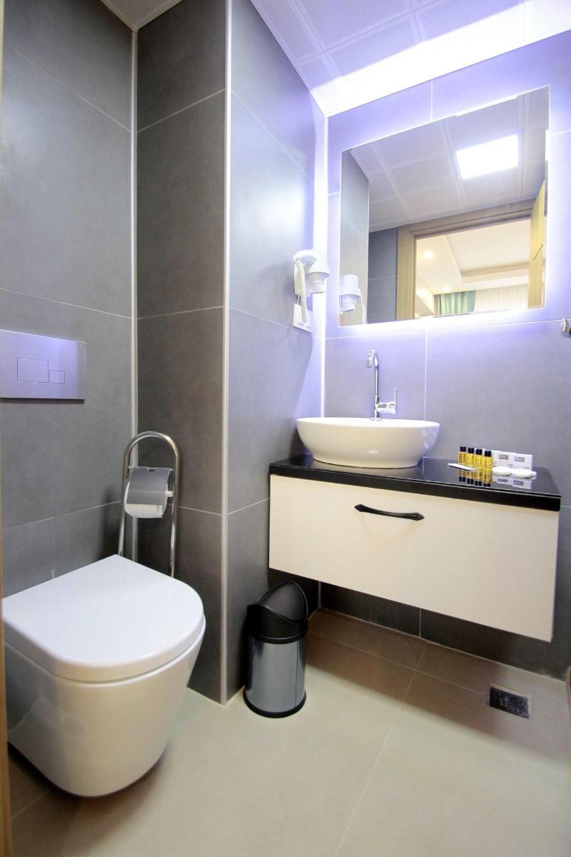 Hira Hotel image