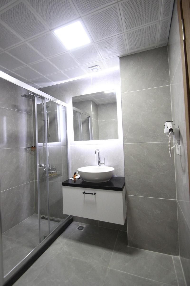 Hira Hotel image
