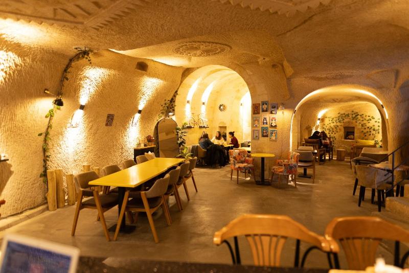 Lemon Cave Suites And Coffee House image
