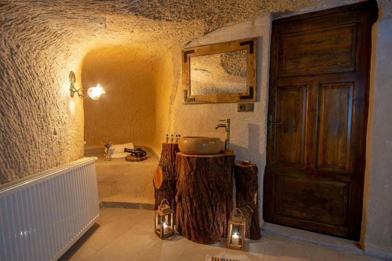Lemon Cave Suites And Coffee House image