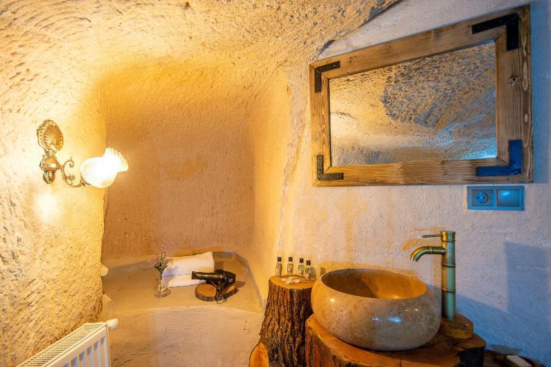 Lemon Cave Suites And Coffee House image