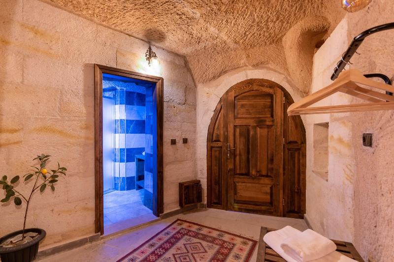 Lemon Cave Suites And Coffee House image