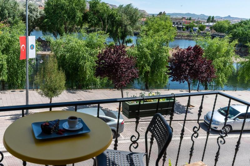 Lemon Cave Suites And Coffee House image