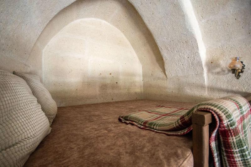 Lemon Cave Suites And Coffee House image