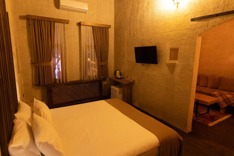Lemon Cave Suites And Coffee House image