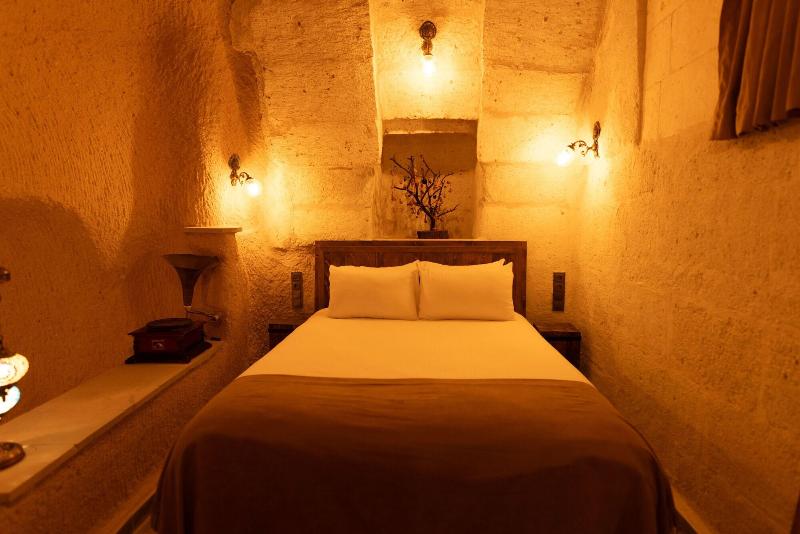 Lemon Cave Suites And Coffee House image