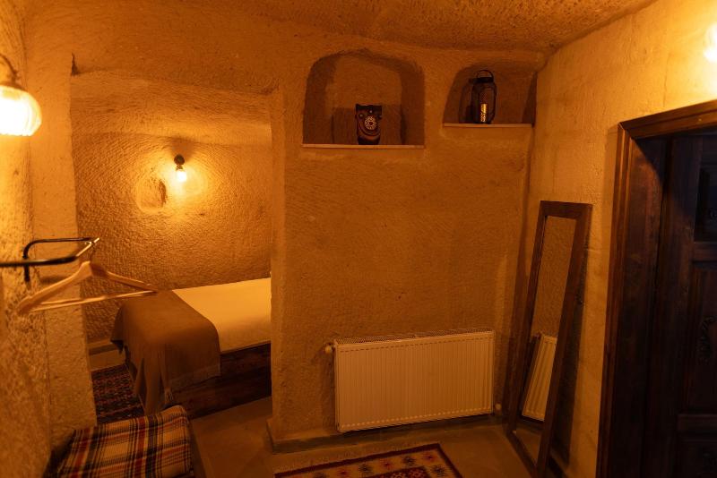 Lemon Cave Suites And Coffee House image