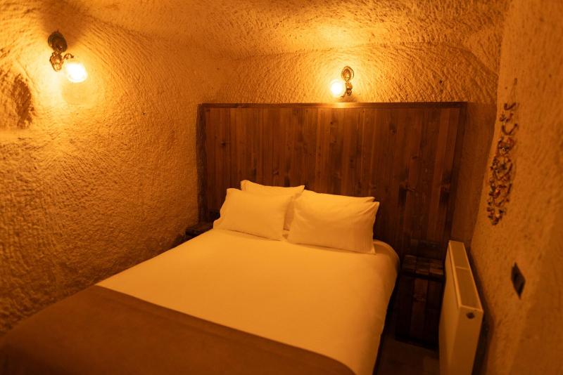 Lemon Cave Suites And Coffee House image