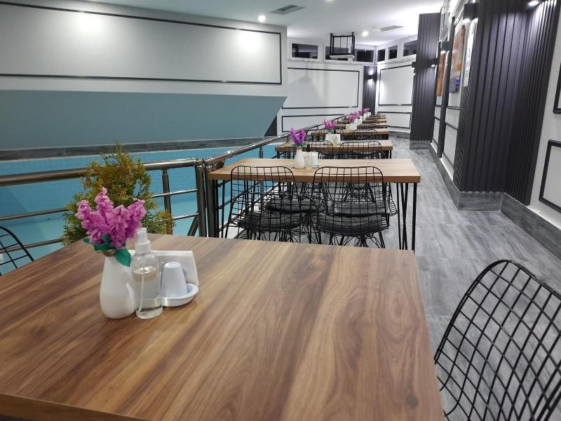 Asiwa Otel — restaurant