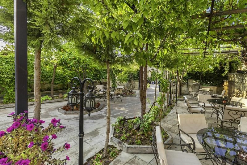 Helen Cave Suites image