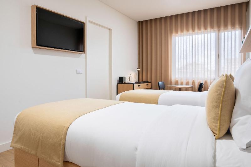 Hotel Bfresh - Pool - Fitness - Padel - By Oporto image