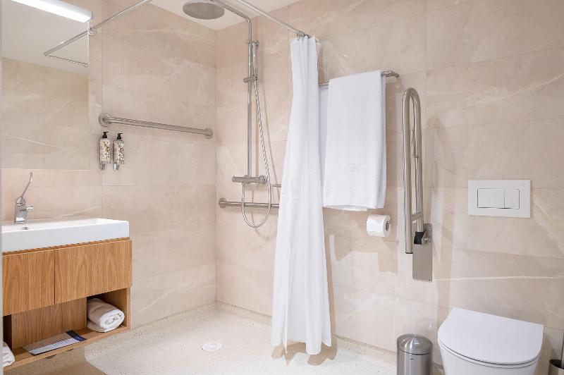 Hotel Bfresh - Pool - Fitness - Padel - By Oporto image