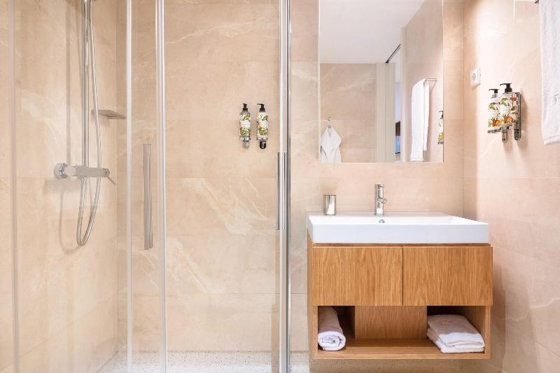 Hotel Bfresh - Pool - Fitness - Padel - By Oporto image