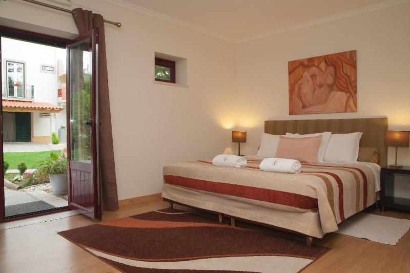 Vila Dos Castanheiros image