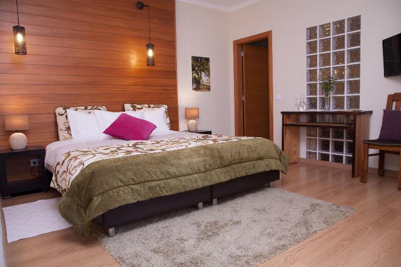 Vila Dos Castanheiros image